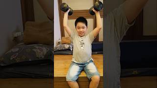 Dewi's diary - LEE HAS DUMBBELL EXERCISE #taiwanvlog