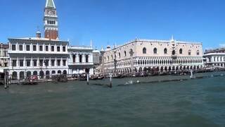 Regreso al embarcadero de la Plaza de San Marcos en Venecia