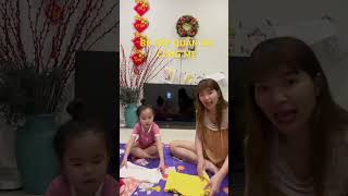 Bé phụ mẹ gấp quần áo! | Hải Đường TV #shorts #trending #viral