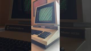 Commodore PET “Hello World” BASIC program loop #retrocomputing #80s #programming