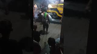 Aktivitas malam warga berbondong-bondong liat yang kerja di jalan.#shortvideo #aktivitas