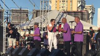 Víctor Manuelle con Don Perigñon- Con mi salsa yo la mantengo, en el día nacional de la salsa 2019.