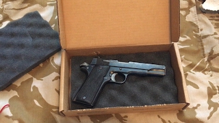 Unboxing of Spanish Star Model B from Classic Firearms