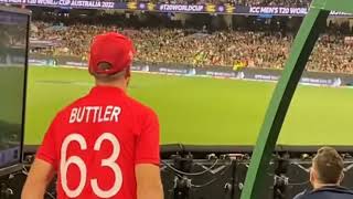 Pakistan fan's having fun with Buttler During Pakistan vs England Final Match of World cup 2022