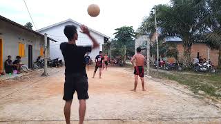 Lapangan Volly plastik diujung batu Rokan hulu. Terjadi sparing sengit memanas. antara Nias VS Nias