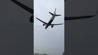 Plane Lands Right over me!