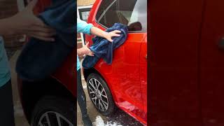 Gyeon Silk Dryer Towel in Action #carwash #satisfying