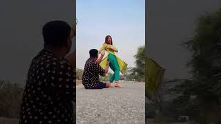 पति पत्नी का डांस हो रहा है वायरल खूब शेयर करें या लाइक मिल रहे हैं #dance #dancemoves #couples