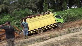 antri panjang nunggu di songket alat berat