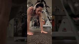 Adelphae October 2024 Challenge 1000 pushups - 644/1000 complete