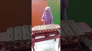 mengenal alat musik tradisional saron #RA Banat #anak hebat