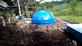 Pemasangan digester biogas bantuan untuk masyarakat di Bogor