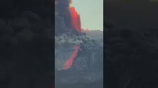 Катастрофа в Италии Извержение вулкана 🌋 Этна  #Катострофа #Жесть #Безумие