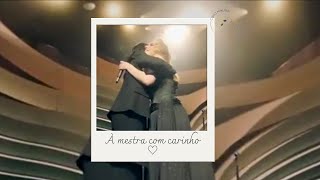 Adele & Ms. McDonald: À mestra com carinho ♡