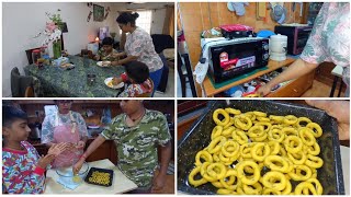 membuat makanan ringan berbentuk cincin karena teman mereka akan datang episode#1