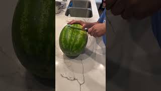 How to pick a good watermelon ￼របៀបរើសឪឡឹដ #shots #frute  #watermelon