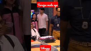 Tersipu malu ayu gandengan tangan Vicktor #laporpaktrans7