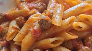 pasta con pomodorini fresci🍅e polpettine di carne🍝