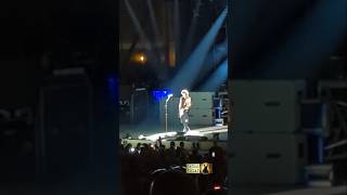 Gavin Rossdale of Bush sings solo «Glycerine» (Charlotte, North Carolina)