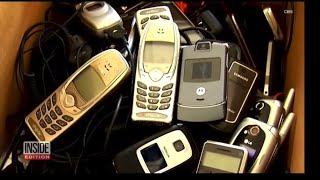 Flip Phones Are Making a Comeback!