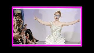 La mannequin trisomique Madeline Stuart défile à la Fashion Week et ouvre la mode à la diversité (P