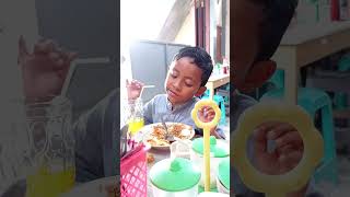 Mari Makan bersama Zaky