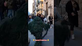 dammi il telefono 😂 #videodivertenti #humor #scherzo #fyp #prank #bushman