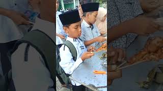 allhamdulilah dapat titipan rejeki dari orang baik untuk membagikan sate gratis