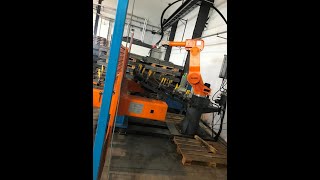 Welding robot CLOOS Romat 320, Company Amaron s.r.o.