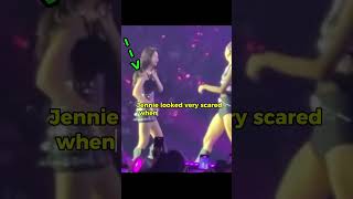 Jennie was worried when her strap fell off #jennie #lisa #blackpink