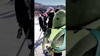 My turtle proctector makes it even more fun😁#turtleprotector #skiing #snowboarding #skating #outdoo