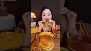 Mukbang Hamburger & gà rán. Xin mời cả nhà #mukbang #fruitsong #amthuc #cooking #mukbangvietnamese