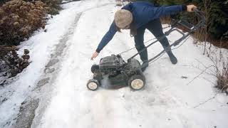 Cold start 25 old rusty mower after 1 year - 4°C / 25°F - with 2 years old gazoline