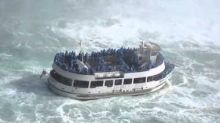 Maid of Mist Niagara Falls October 2010