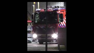 #shorts  #brandweer Zuilen met p2 naar een stank/hindlucht aan de Agave dreef in Utrecht