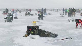 Amazing Giant Fish Fishing Skill in the ice river - Amazing gill net ice fishing