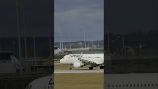 🛫 Lufthansa Airbus A320-214 D-AIWJ taking off at Munich Airport (MUC) #planespotting #aviation