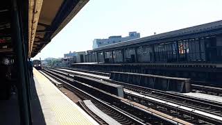 D train arriving 20 Avenue