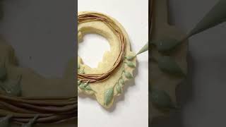 🌿Cookie Decorating Tip: cookie cutter flips #cookiedecorating #cookievideos #decoratedcookies