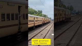 तीन ट्रेनों की क्रॉसिंग Three Trains Crossing - Indian Railway