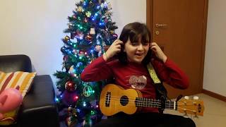 Tu scendi dalle stelle con voce e ukulele