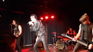 Marky Ramone's Blitzkrieg - "Now I Wanna Sniff Some Glue"