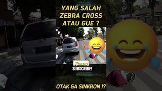 KAGAK SINKRON INI MAH ! #kejadianunik #bondowoso #zebracross #motovlogshorts #shortvideo #fyp #lol