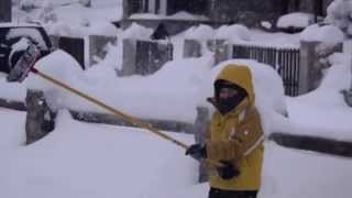 Βαθύ χιόνι στον παλιό Άγιο Αθανάσιο. Deep snow in the village