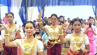 របាំជូនពរ , ប្រពៃណីខ្មែរ, អាពាហ៍ពិពាហ៍ខ្មែរ, Khmer dancing