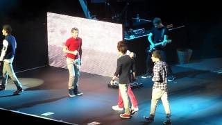 Na Na Na - One Direction - Birmingham NIA