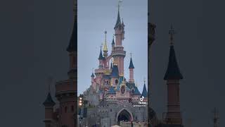 Disneyland Paryż Zamek podczas parady