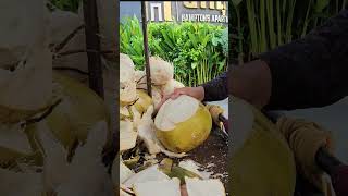 King coconut fruits peeling skills. #shorts #coconut #short #viralvideo #fresh