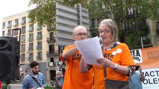 Lectura comunicat Marea pensionista 1 octubre Plaça Universitat