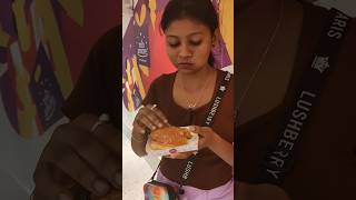 Mio Amore er ₹64 Burger First Time Try Korlam|#bipusvlogs #shorts #mioamore #burger